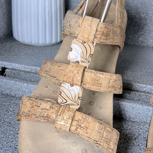Vionic Amber Gold Cork Sandals Shoes Size 10 - Picture 2 of 9